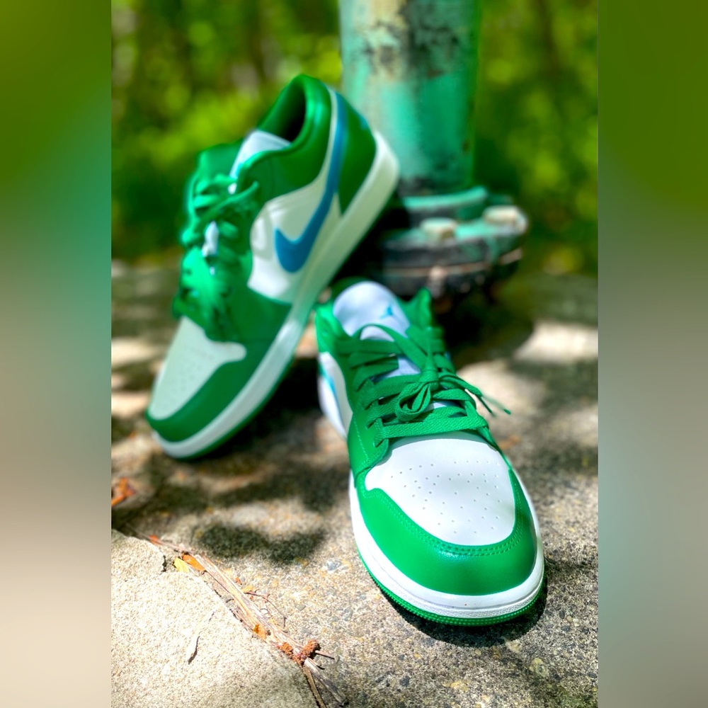 Nike Air Jordan 1 Low Leverages Green and Teal Blue Hues